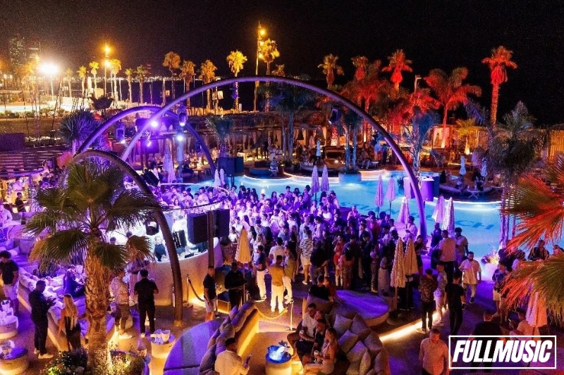 Opium Barcelona y Bastian Beach
